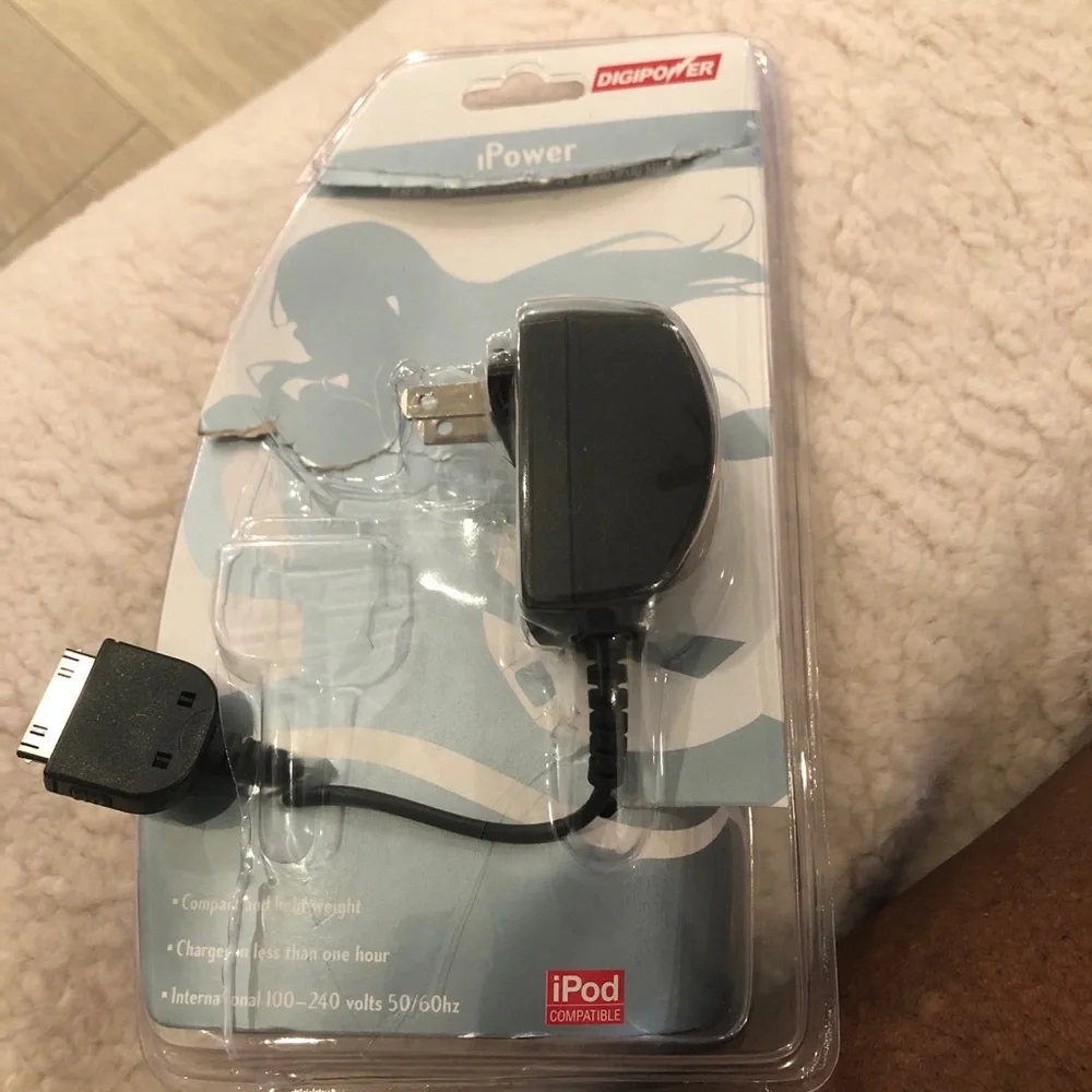 DigiPower iPod Compatible